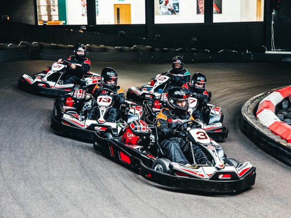 Bienvenue à Cresus Karting : Votre Expérience de Course Ultime !